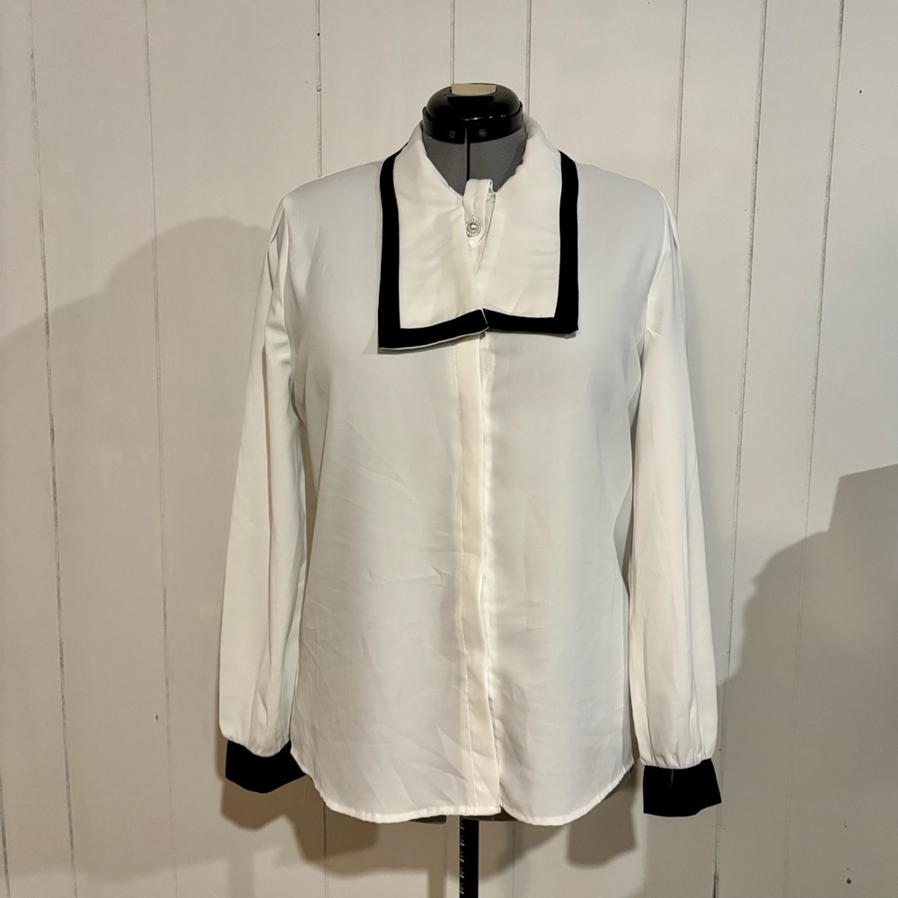 SHEIN White and Black Dress Shirt with Geometric Collar